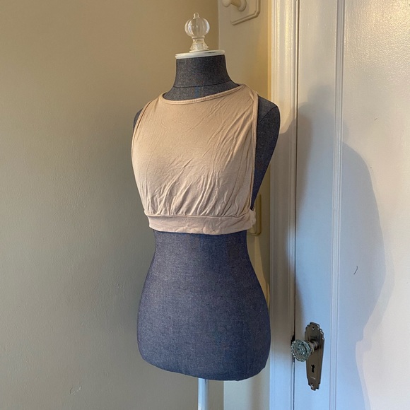 PrettyLittleThing Women’s Cream Cropped Top Size 6 - Picture 4 of 10